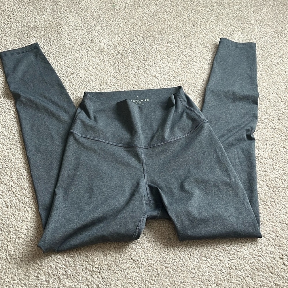 “Everlane: Woman’s Perform Leggings size medium”